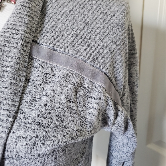 Gray cardigan - Picture 4 of 11
